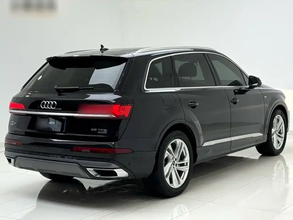 Audi Q7 2021 из CN, фото 2