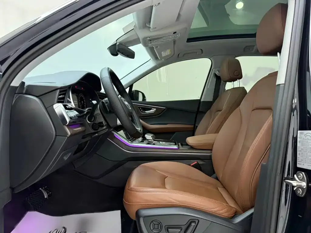 Audi Q7 2021 из CN, фото 7