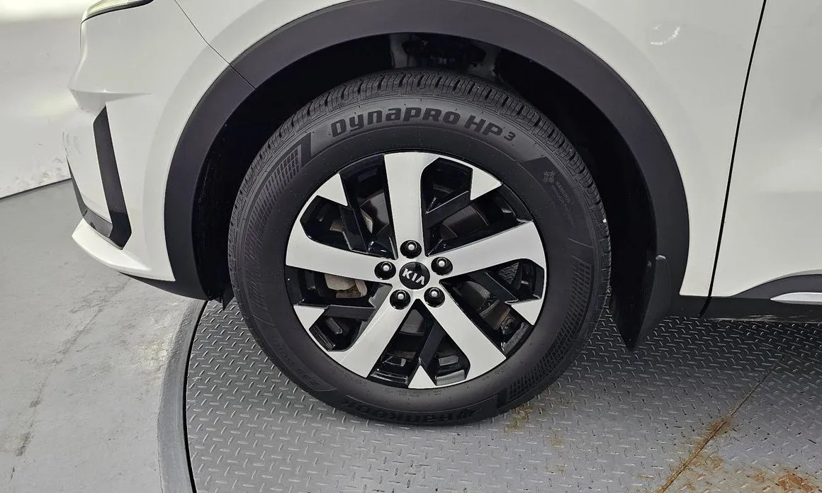 Kia Sorento — фото 8