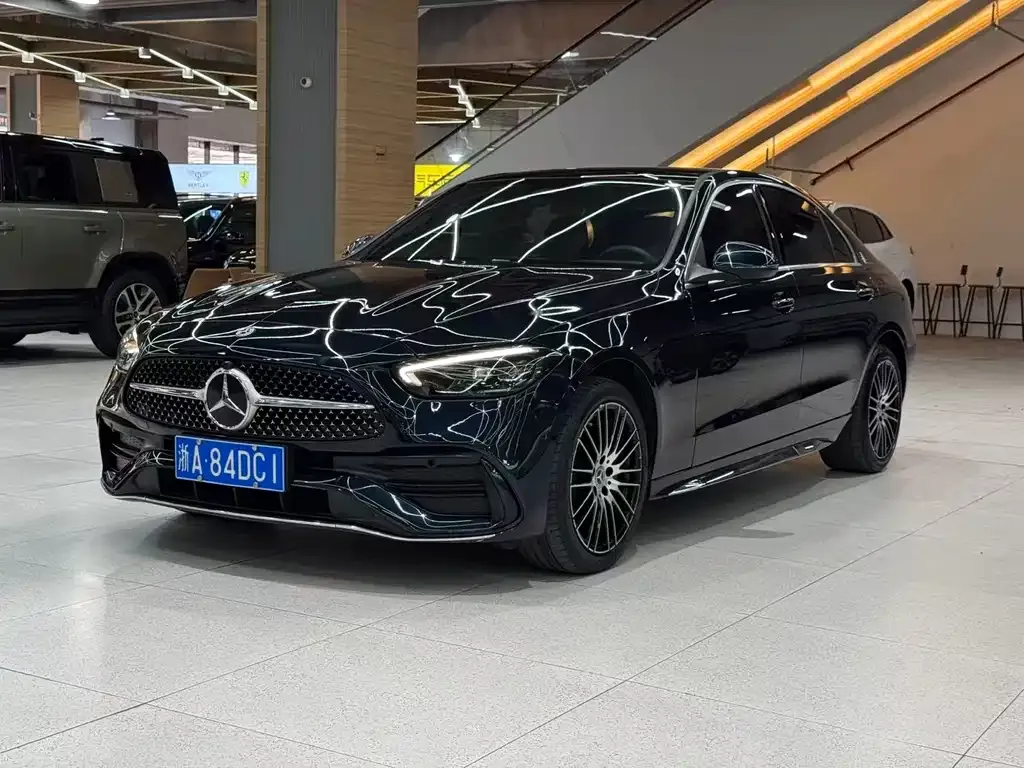 Mercedes-Benz C-Class — фото 1