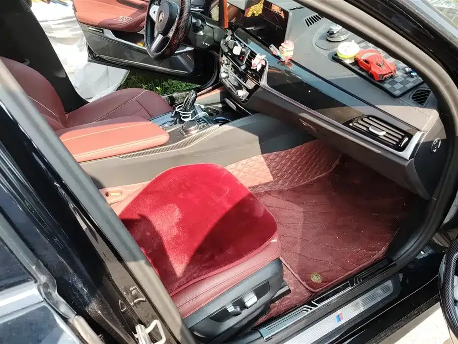 BMW 5 Series — фото 10