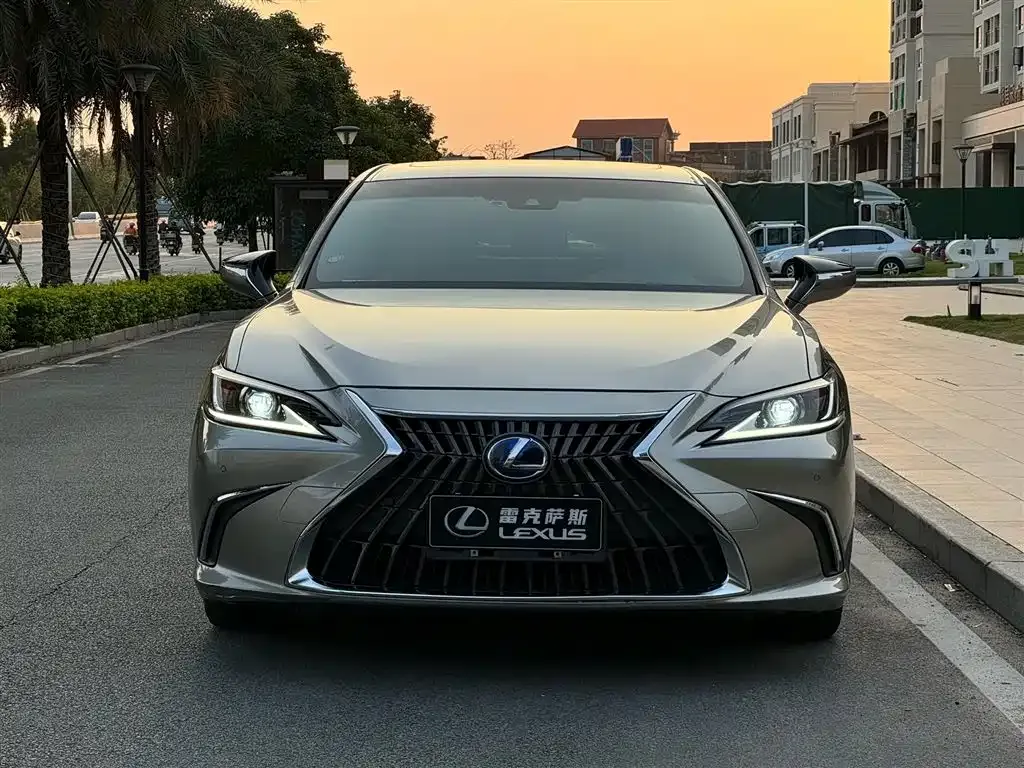 Lexus ES — фото 7