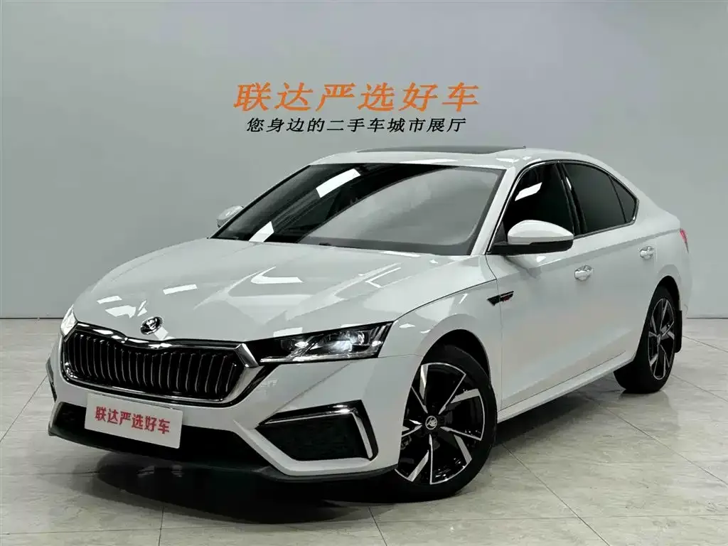 Skoda Octavia — фото 1