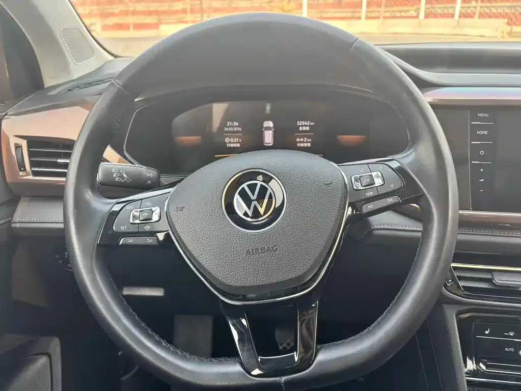Volkswagen Tharu — фото 8