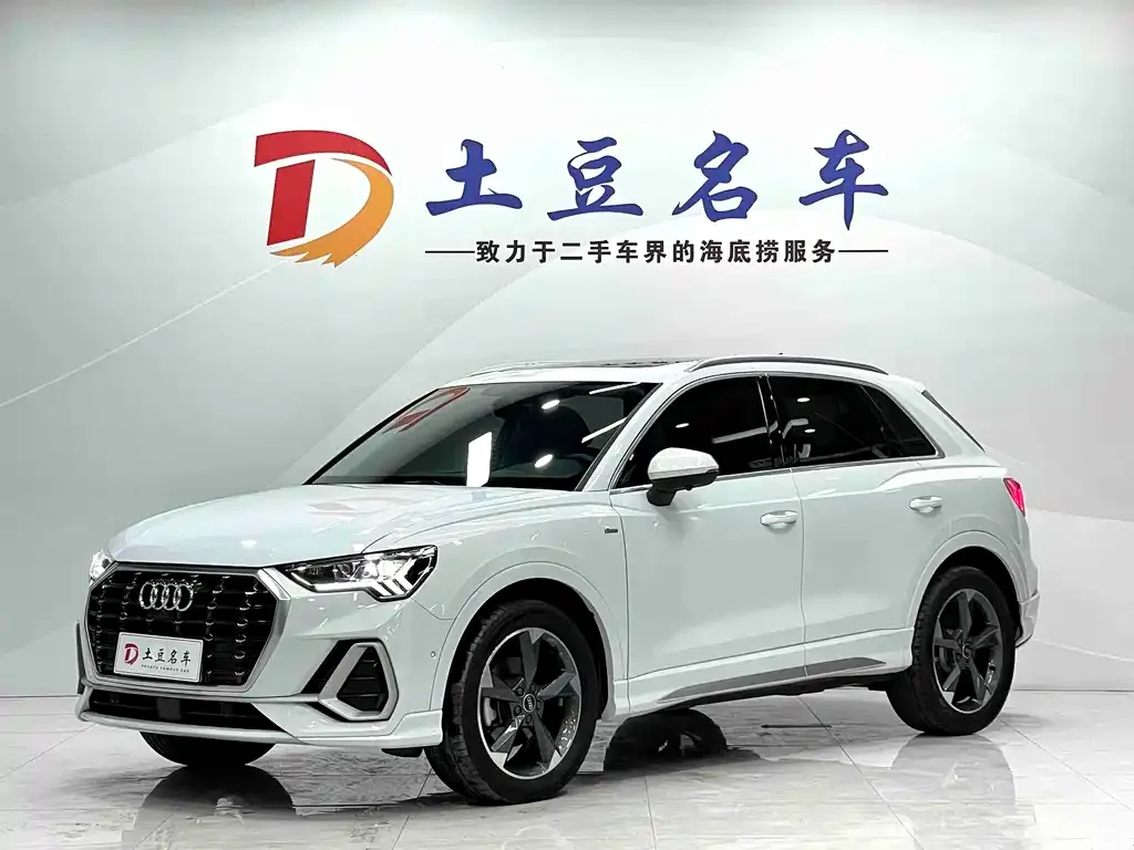Audi Q3 — фото 1