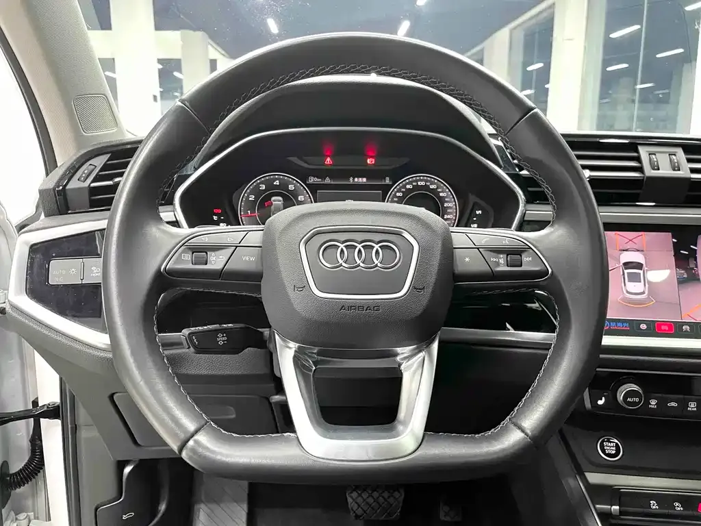 Audi Q3 — фото 9