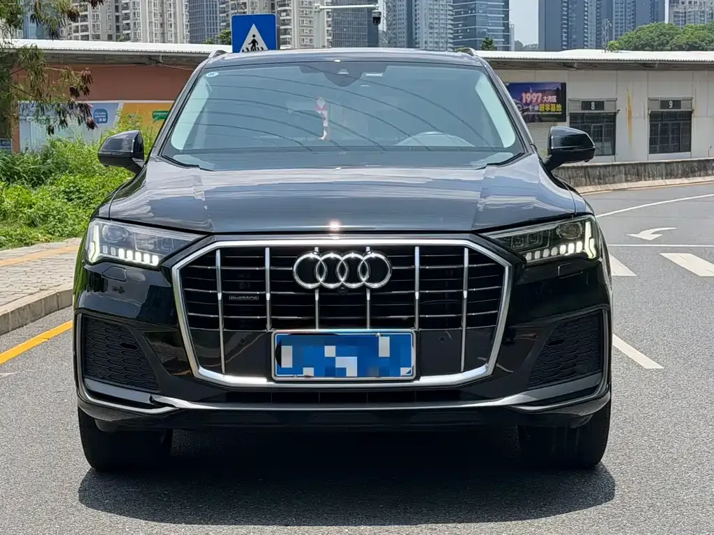 Audi Q7 2024 из CN, фото 4