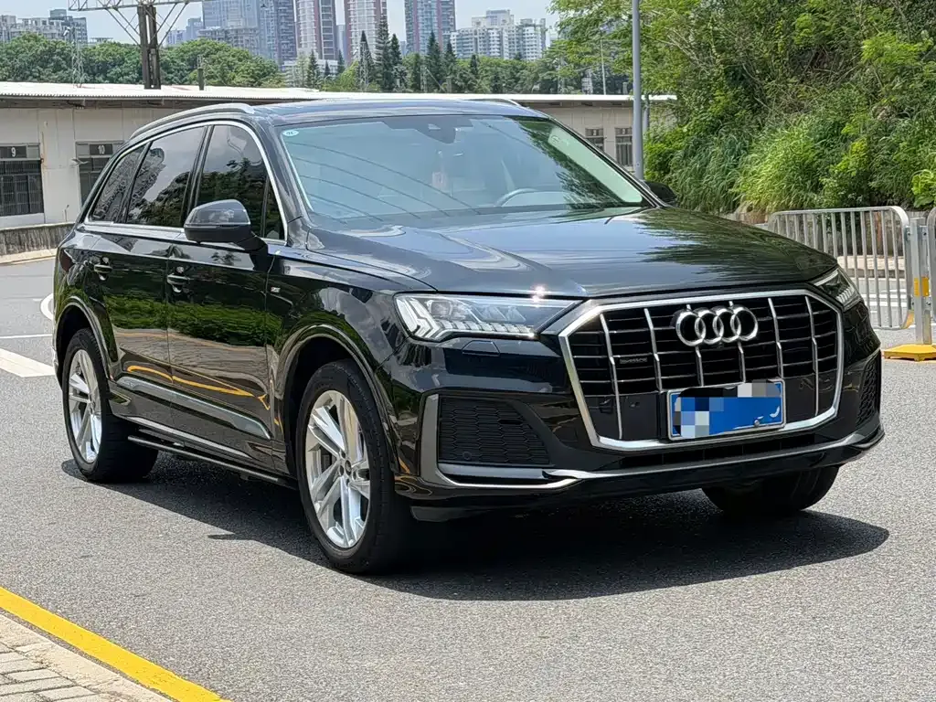 Audi Q7 2024 из CN, фото 9