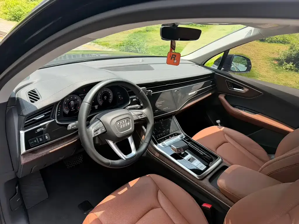 Audi Q7 2024 из CN, фото 3