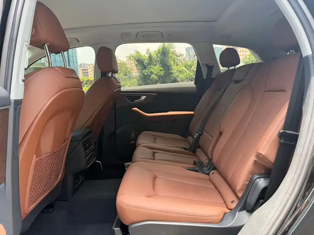 Audi Q7 2024 из CN, фото 6