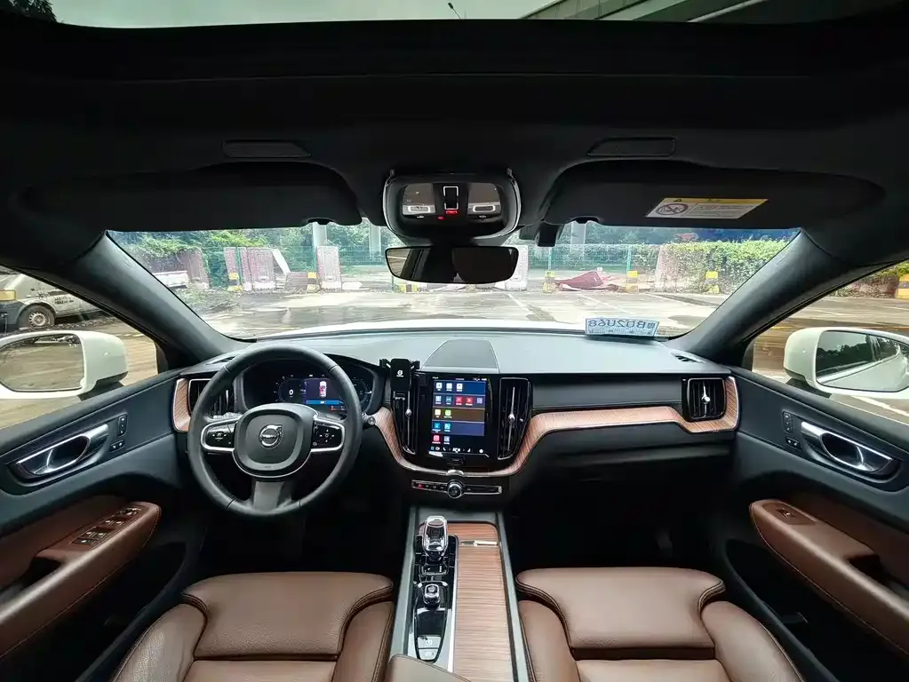 Volvo XC60 PHEV 2024 из CN, фото 10
