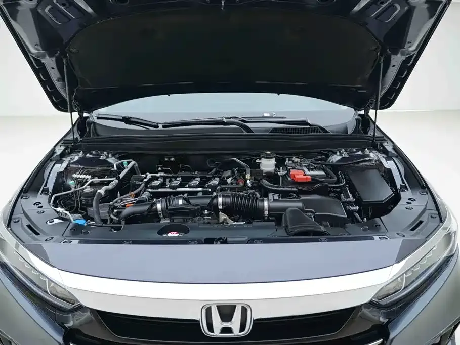 Honda Accord — фото 8