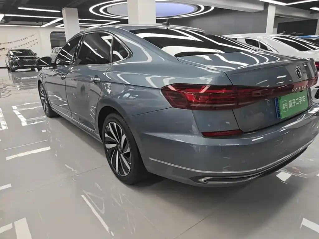 Volkswagen Passat — фото 2