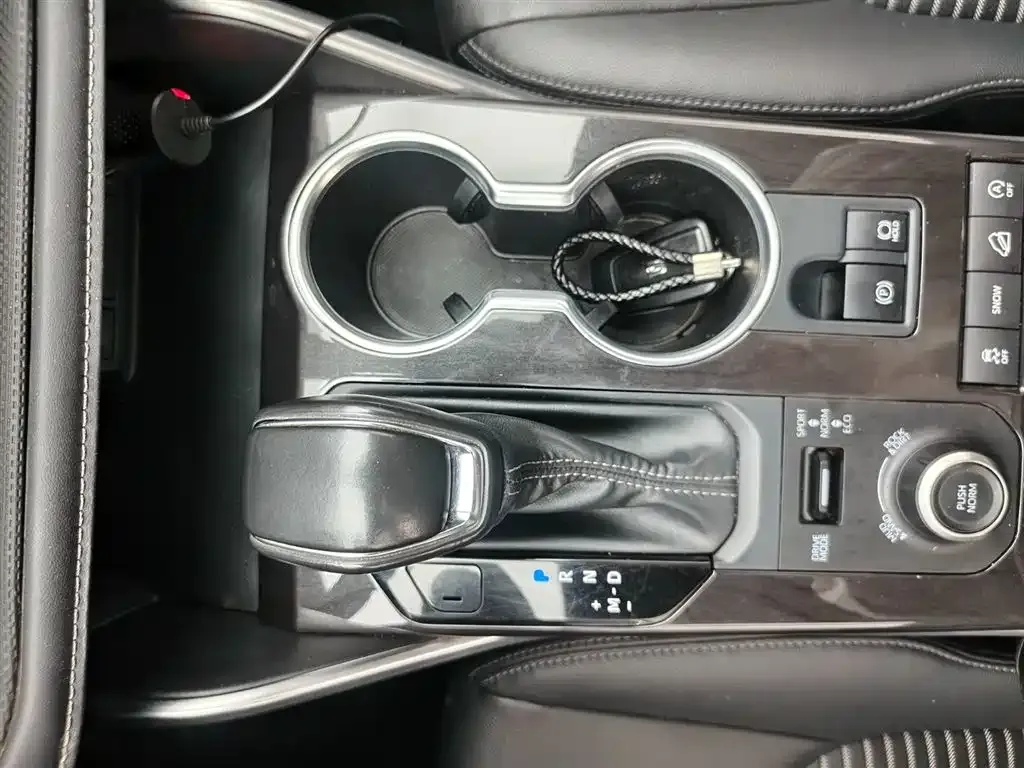 Toyota Crown Kluger 2024 из CN, фото 7