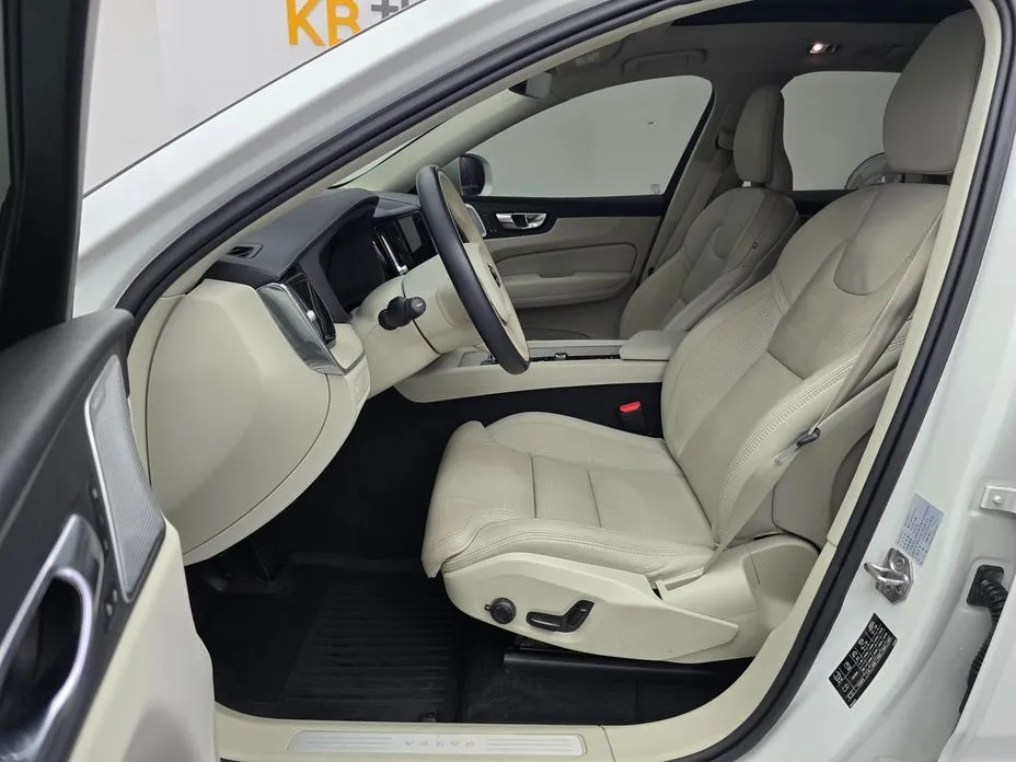 Volvo XC60 2021 из KR, фото 10