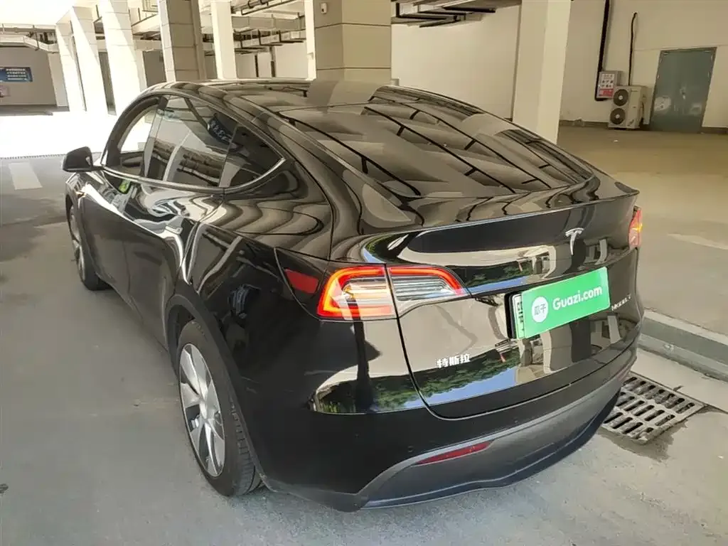 Tesla Model Y — фото 5
