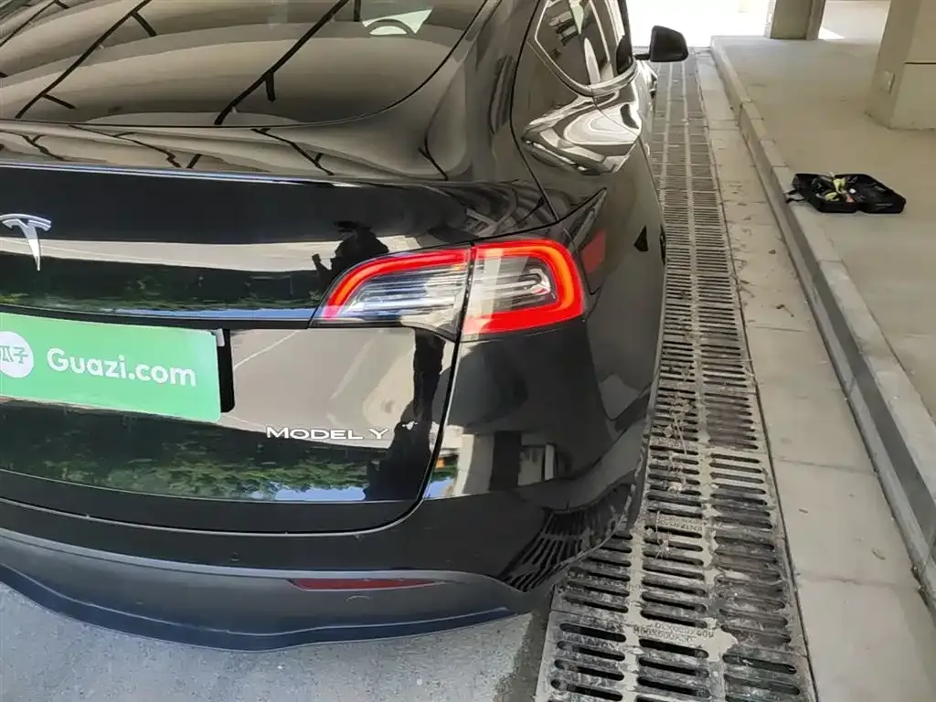 Tesla Model Y — фото 7