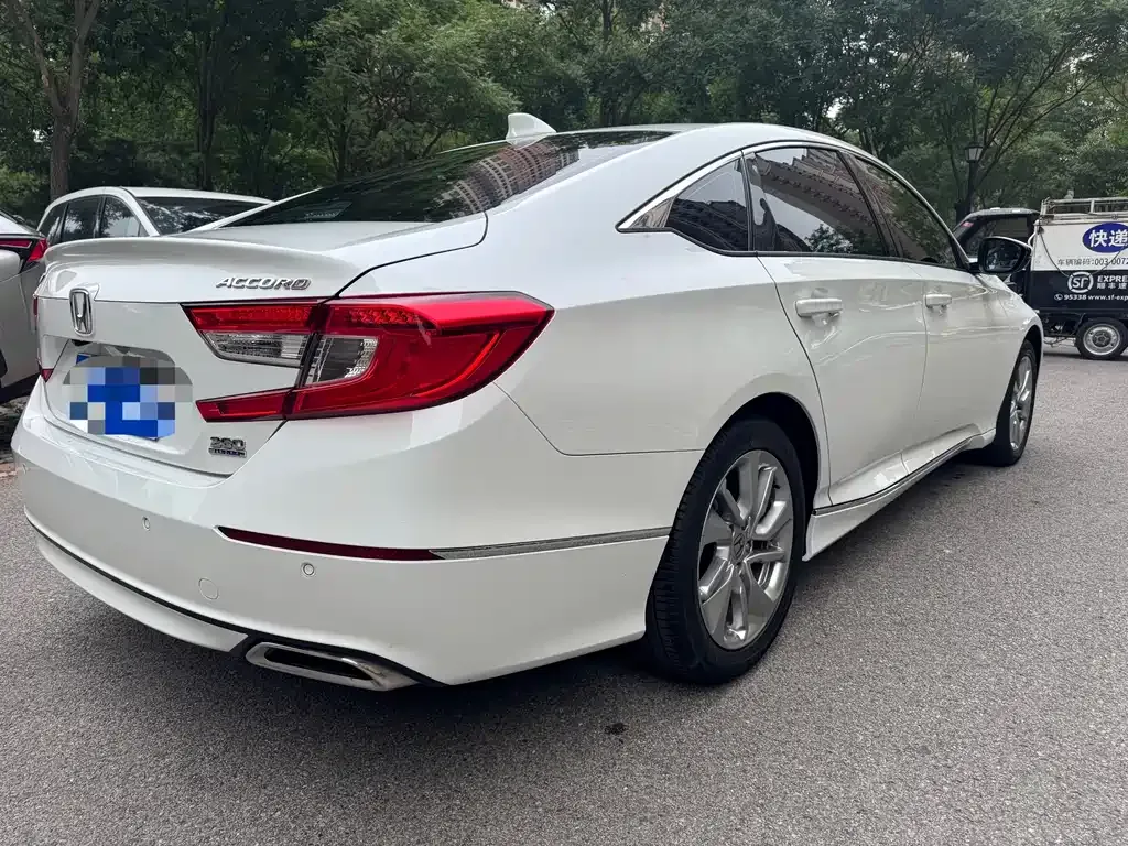 Honda Accord — фото 6