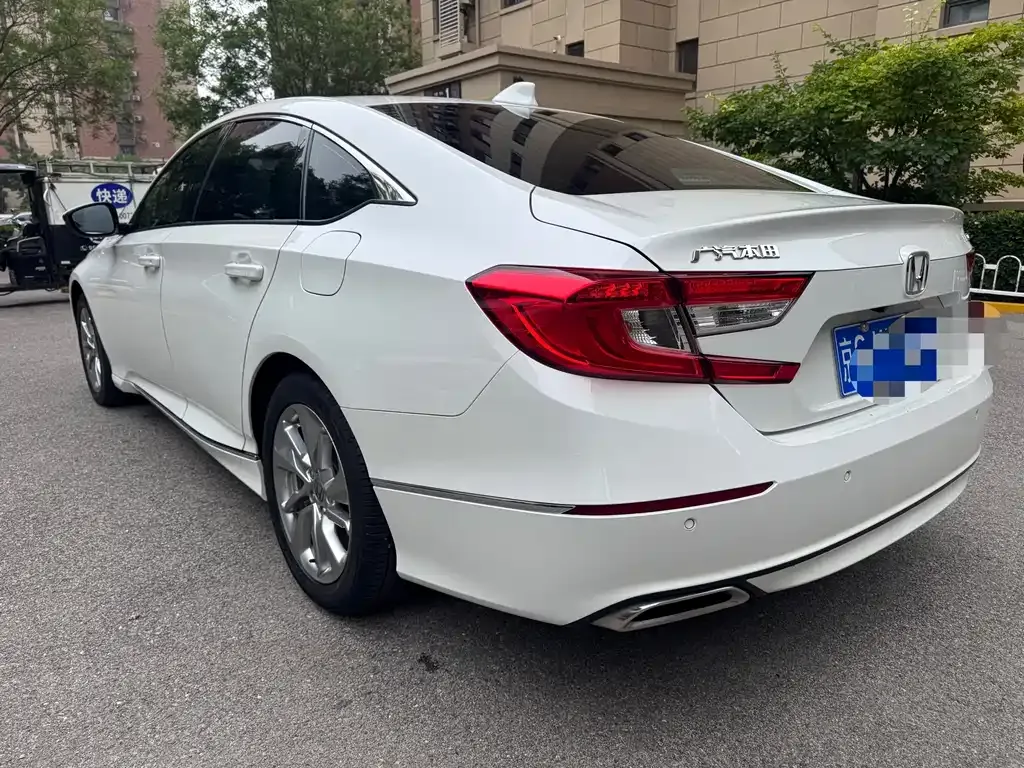Honda Accord — фото 3