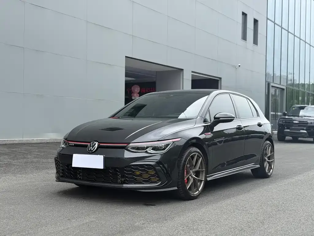 Volkswagen Golf GTI