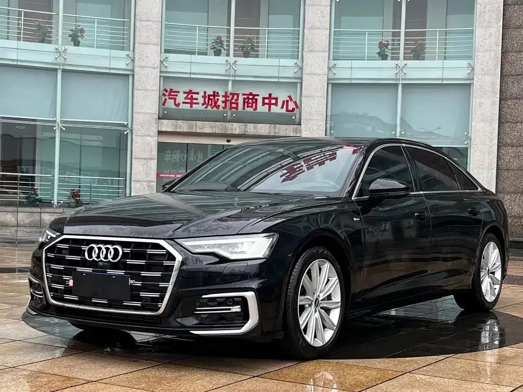 Audi A6L — фото 1