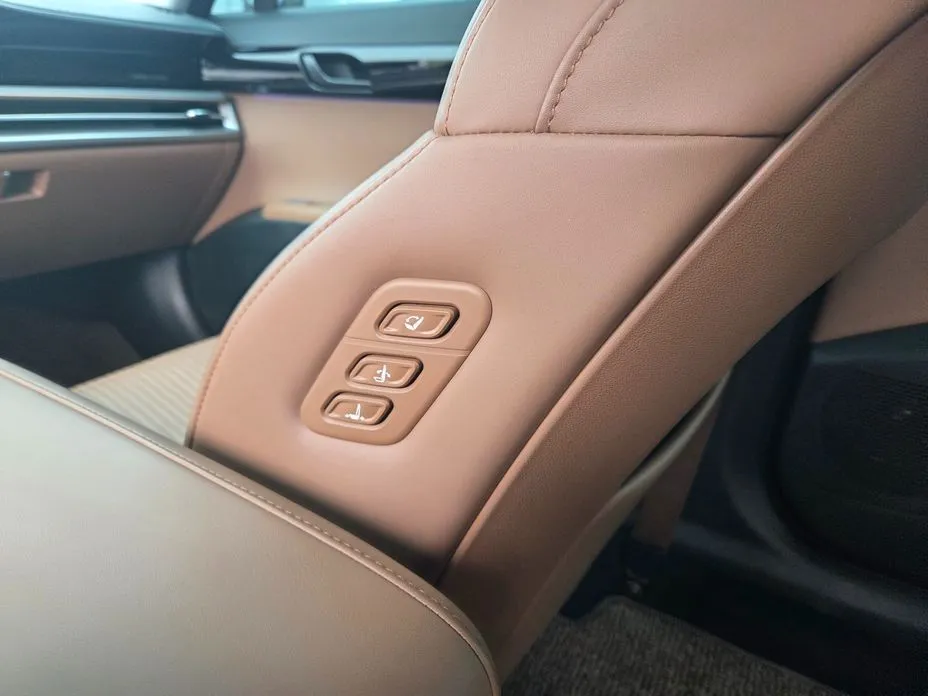 Hyundai Grandeur 2023 из KR, фото 3