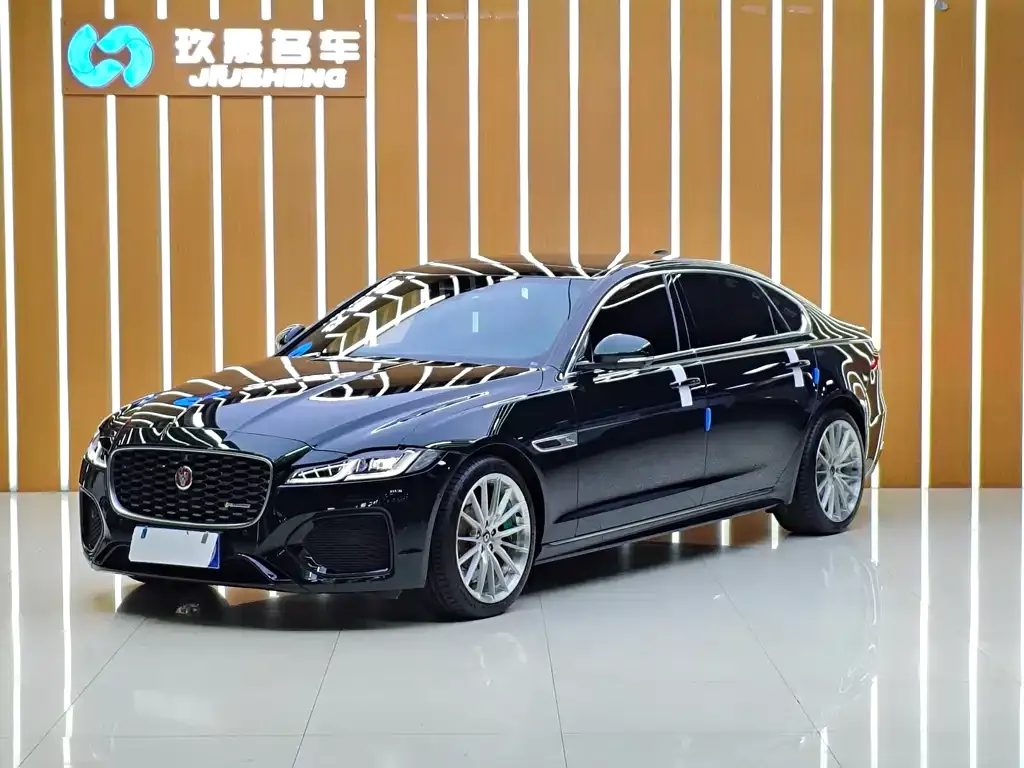 Jaguar XFL — фото 1
