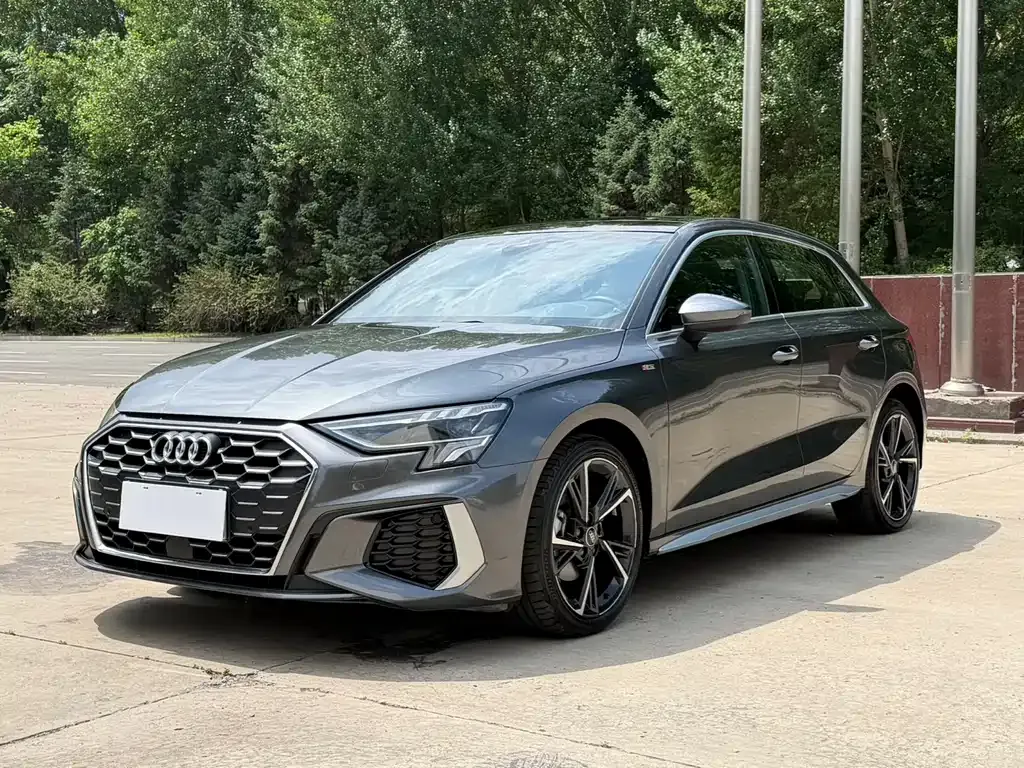 Audi A3 — фото 1
