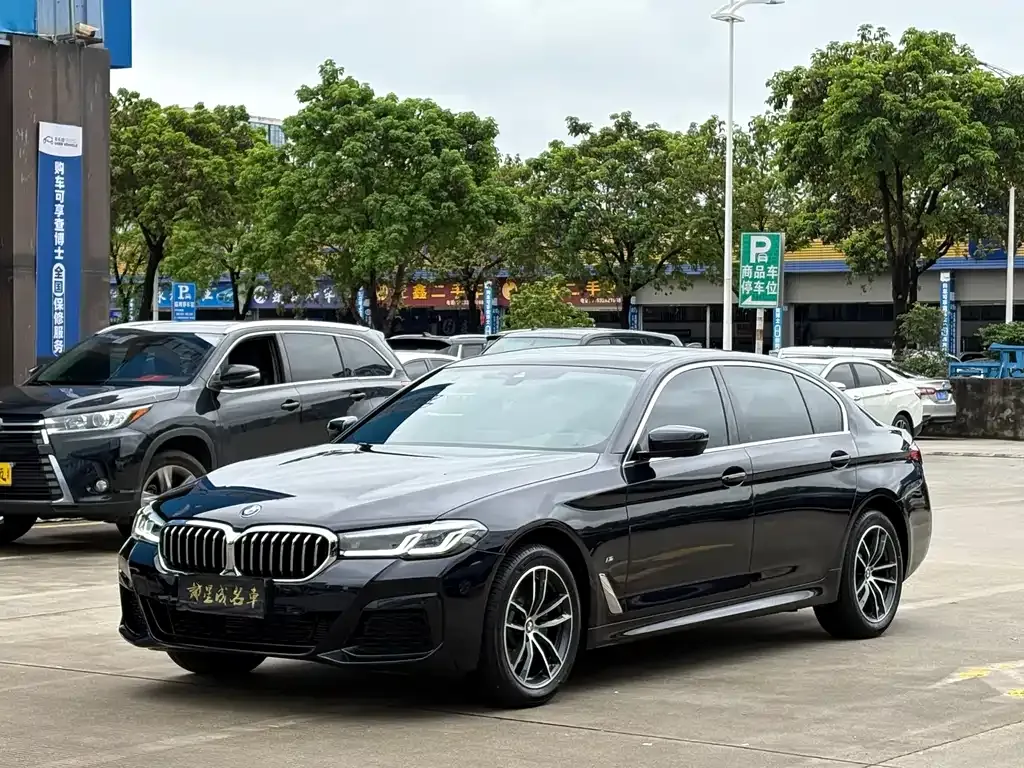 BMW 5 Series — фото 1