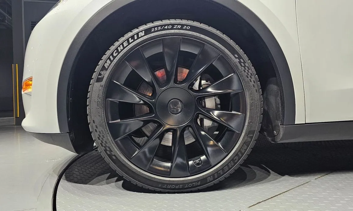 Tesla Model Y 2023 из KR, фото 5