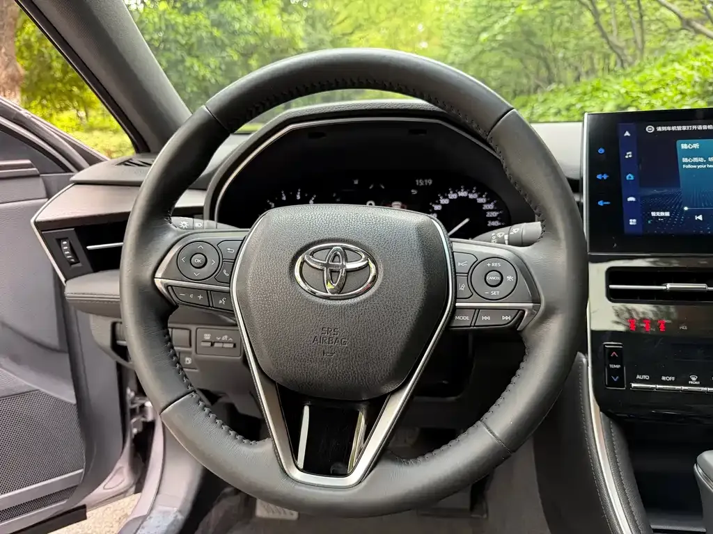 Toyota Avalon — фото 4