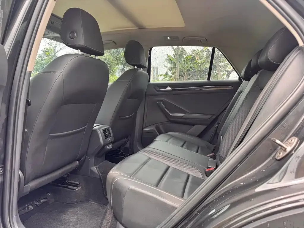 Volkswagen T-Roc 2021 из CN, фото 5
