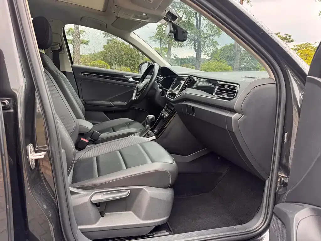 Volkswagen T-Roc 2021 из CN, фото 3