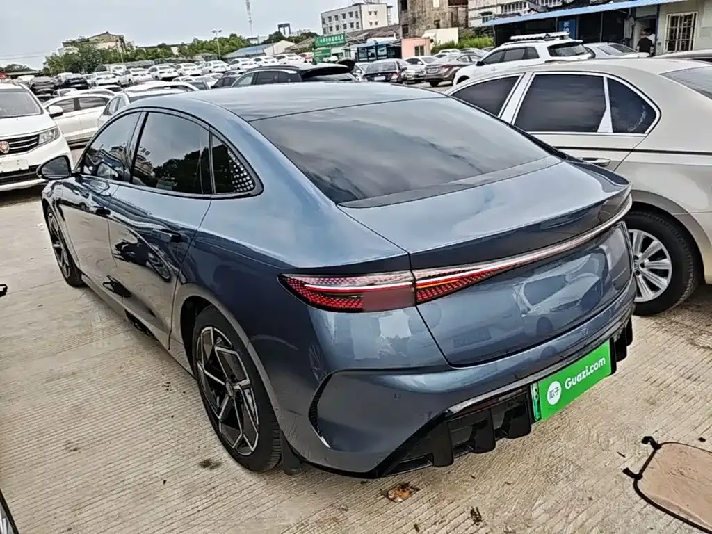 BYD Seal — фото 10