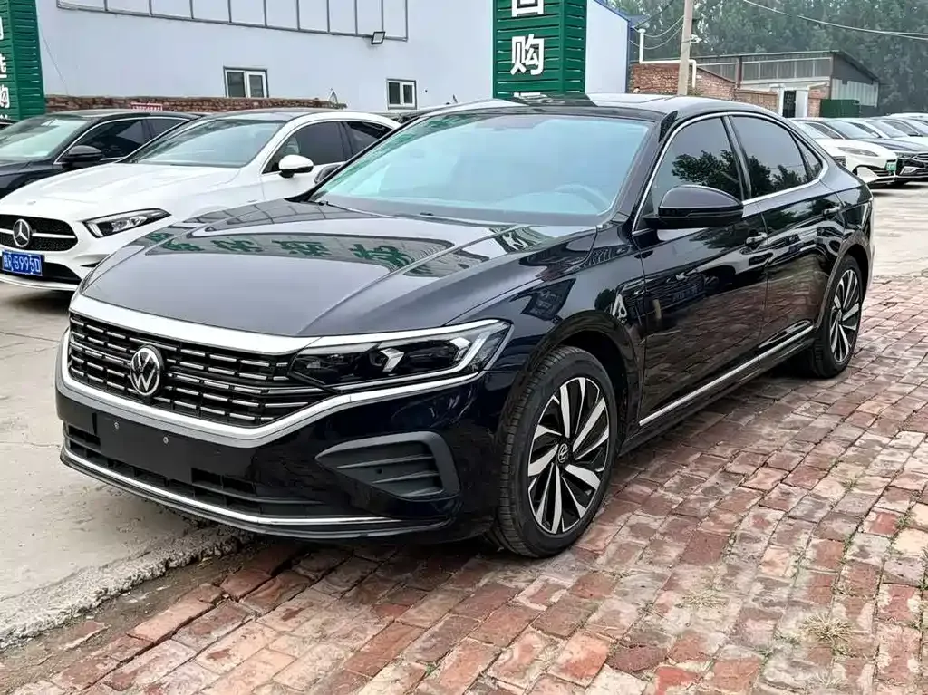 Volkswagen Passat — фото 1