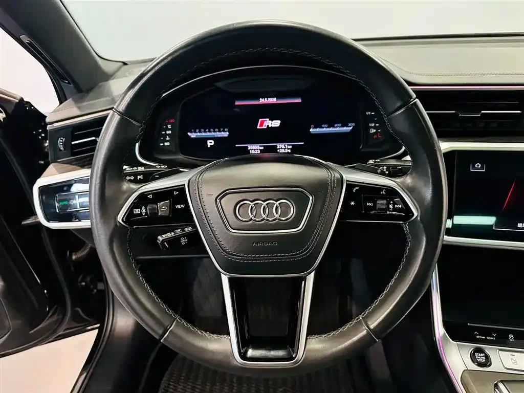 Audi A6L — фото 8
