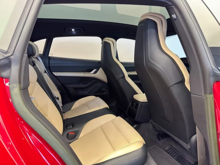 Porsche Taycan 2023 из KR, фото 9