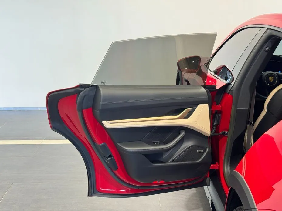 Porsche Taycan 2023 из KR, фото 8