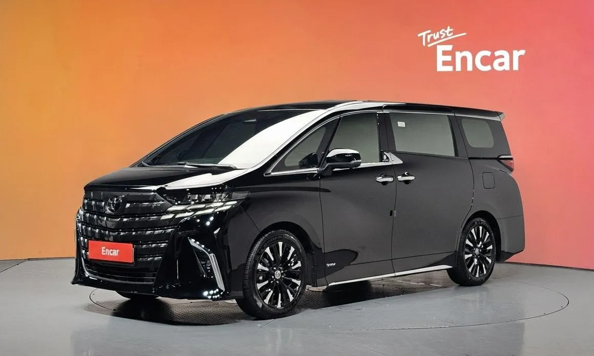 Toyota Alphard — фото 1