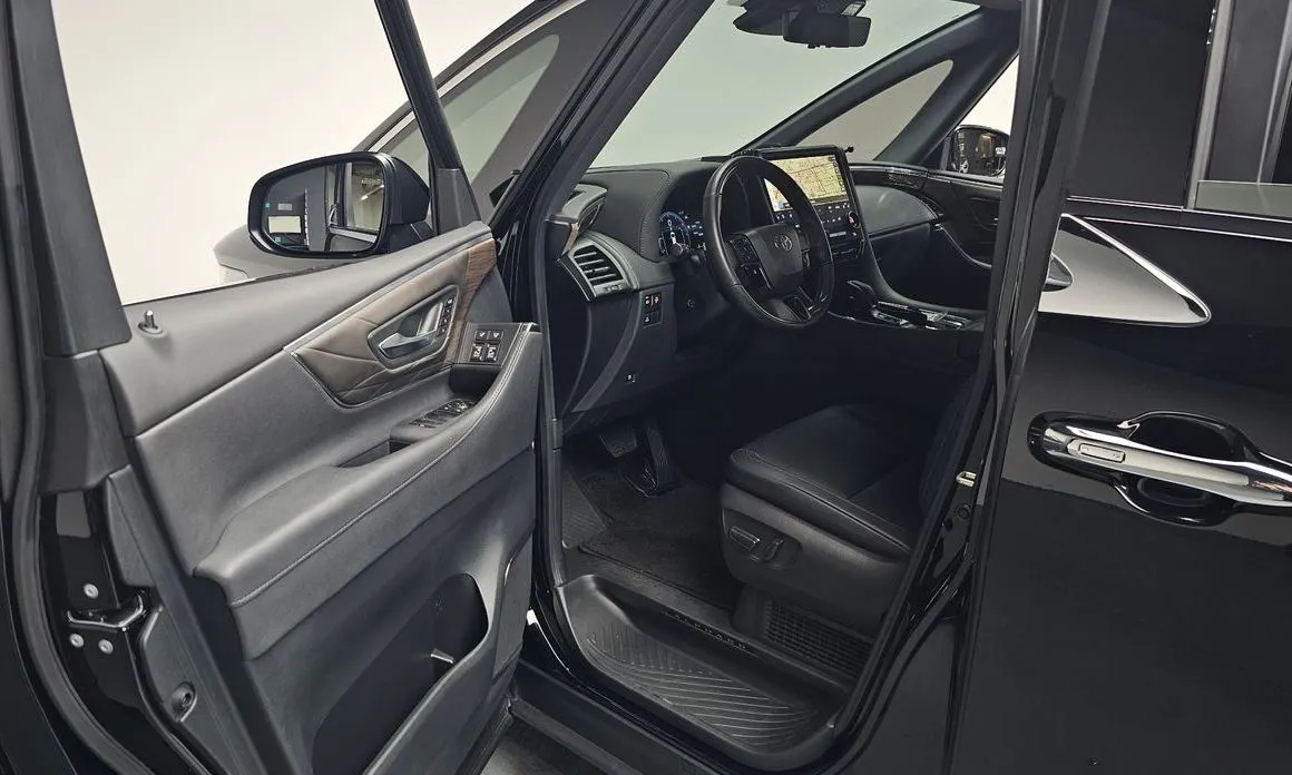 Toyota Alphard — фото 5