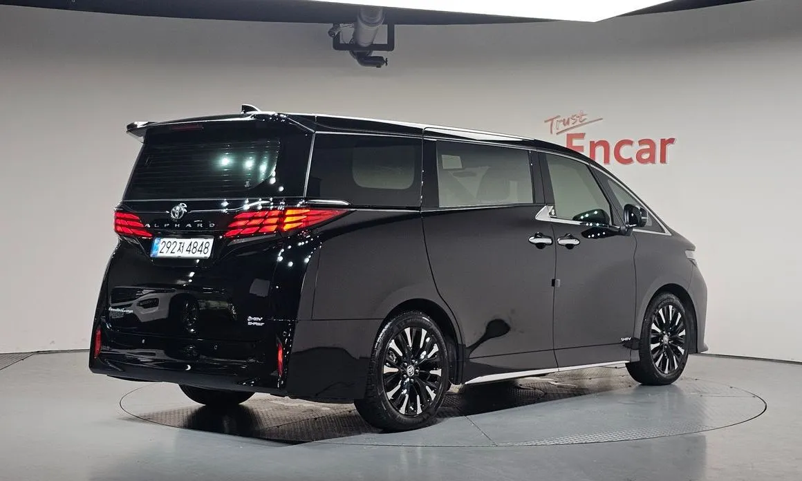 Toyota Alphard — фото 3
