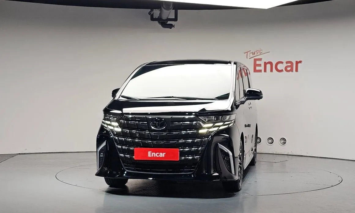 Toyota Alphard — фото 8