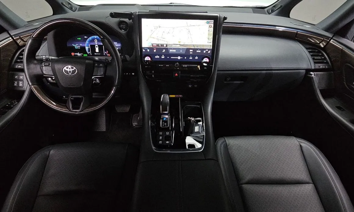 Toyota Alphard — фото 10