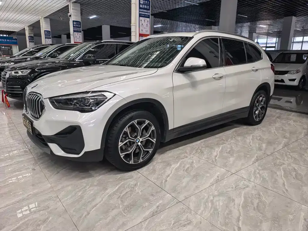 BMW X1 — фото 1