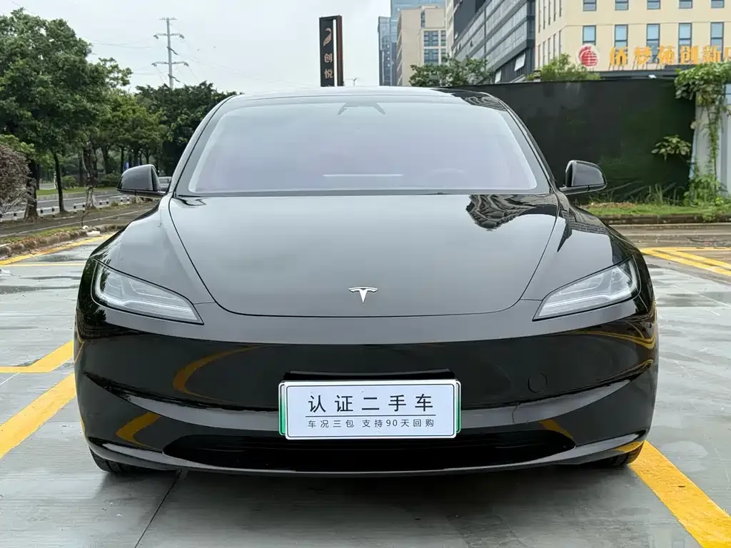 Tesla Model 3 — фото 9