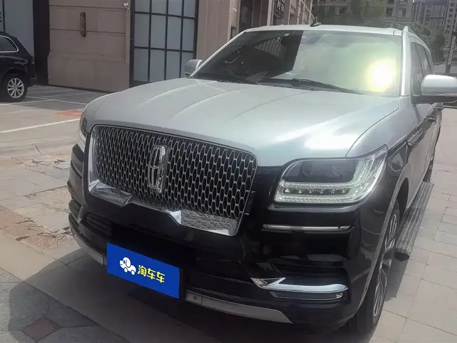 Lincoln Navigator — фото 1