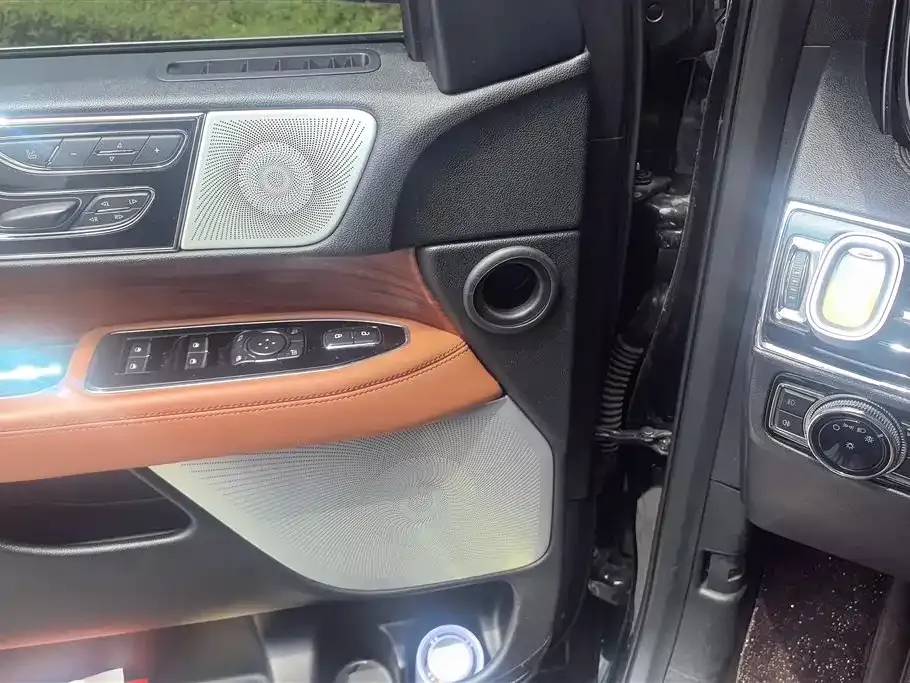 Lincoln Navigator — фото 10