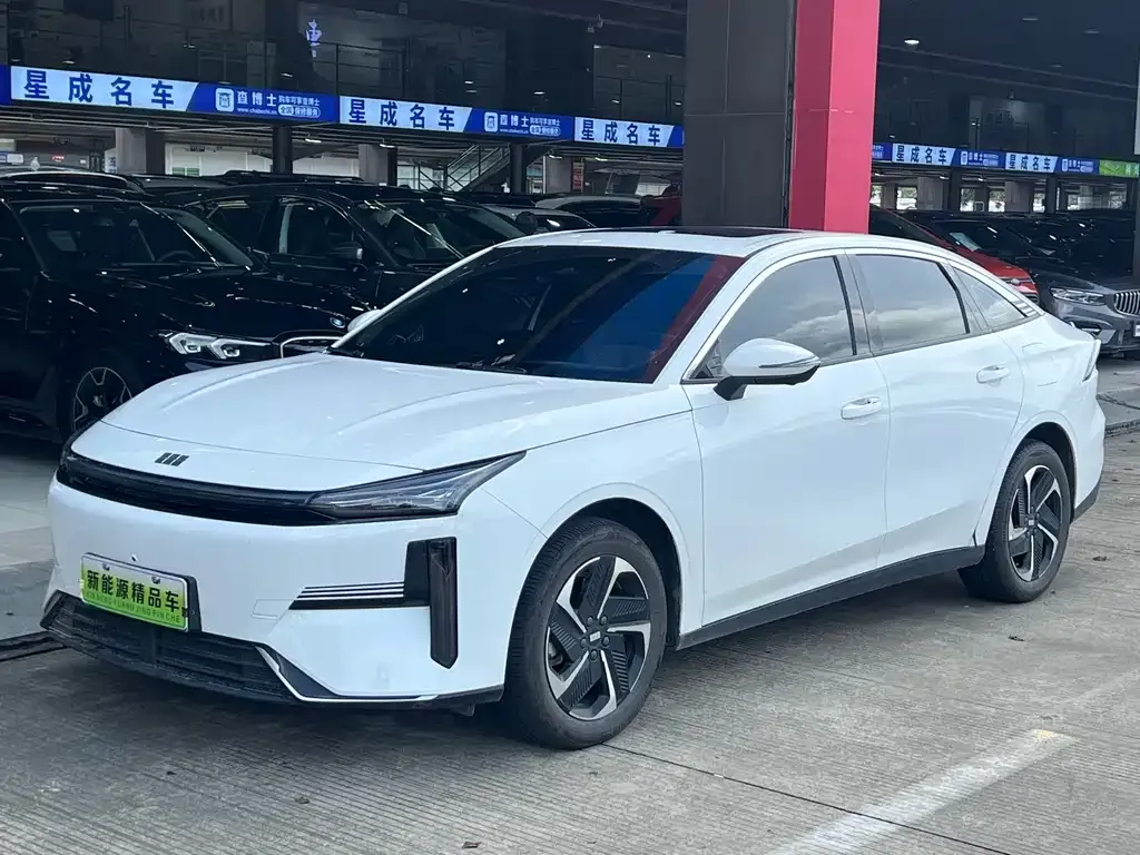 Geely Galaxy L6