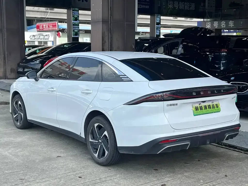 Geely Galaxy L6 2025 из CN, фото 8