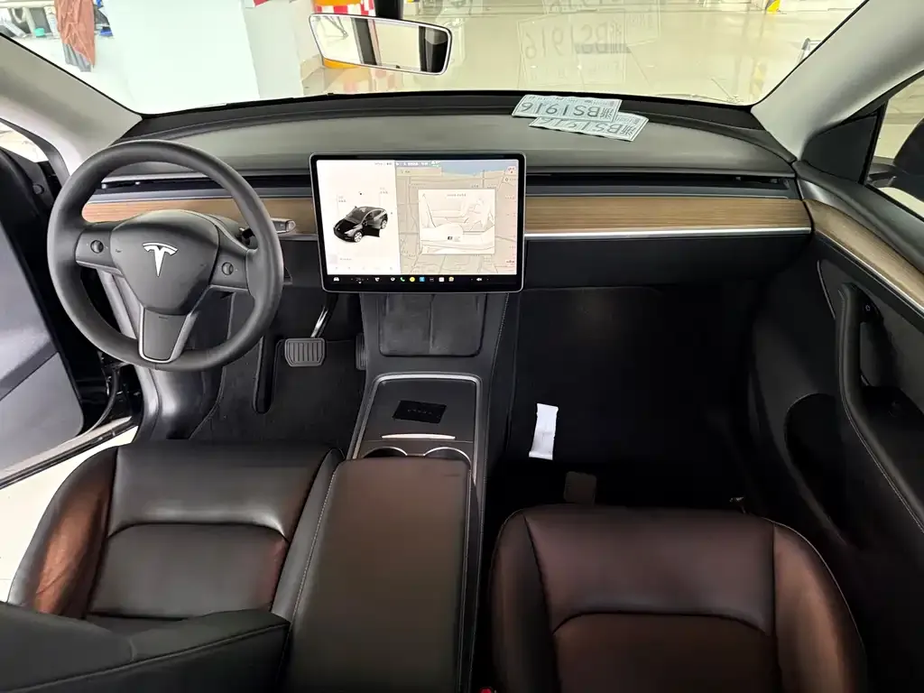 Tesla Model Y — фото 9